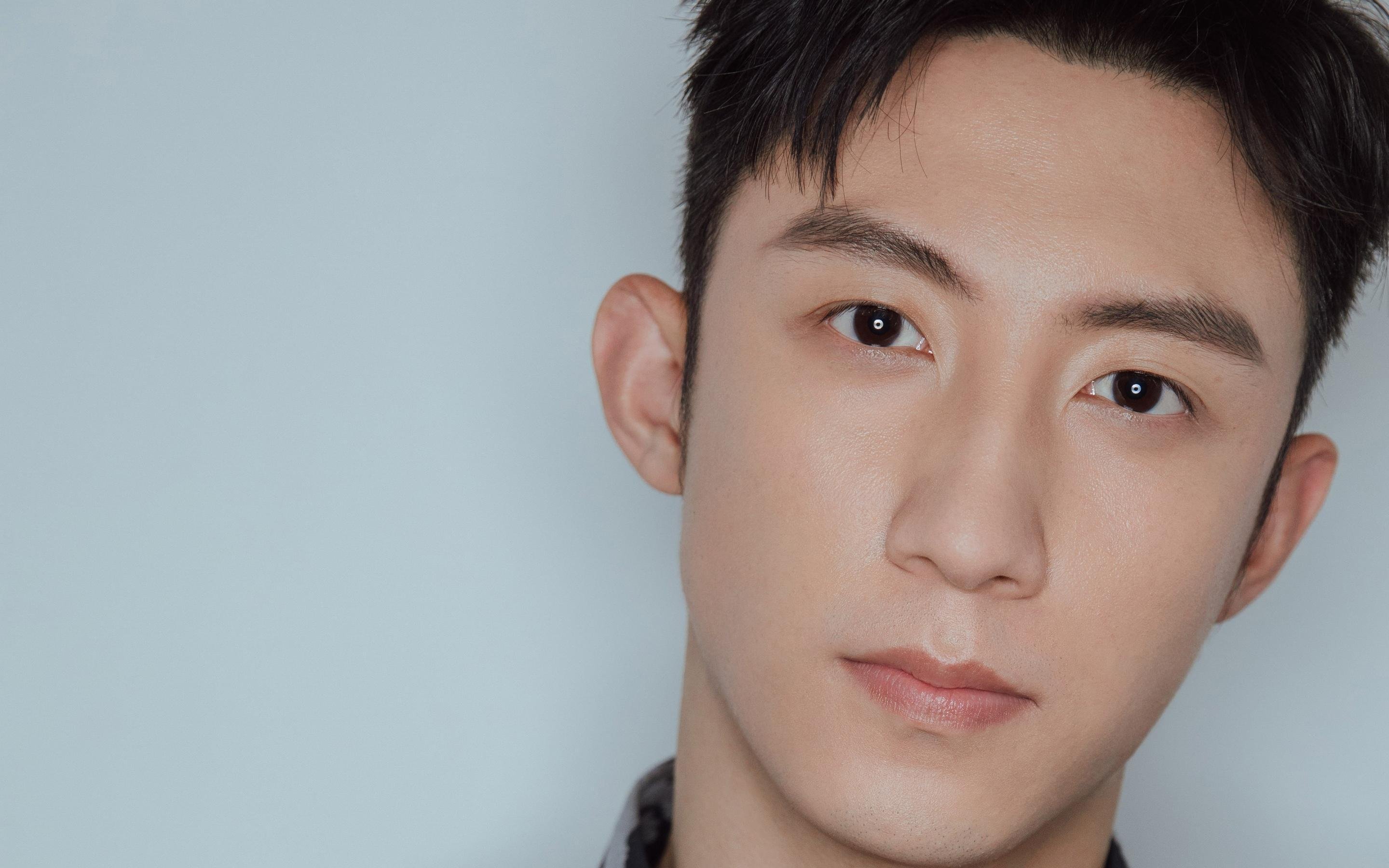 开云体育官网上-滑雪运动员训练重心转向综合协调能力,滑雪转弯重心